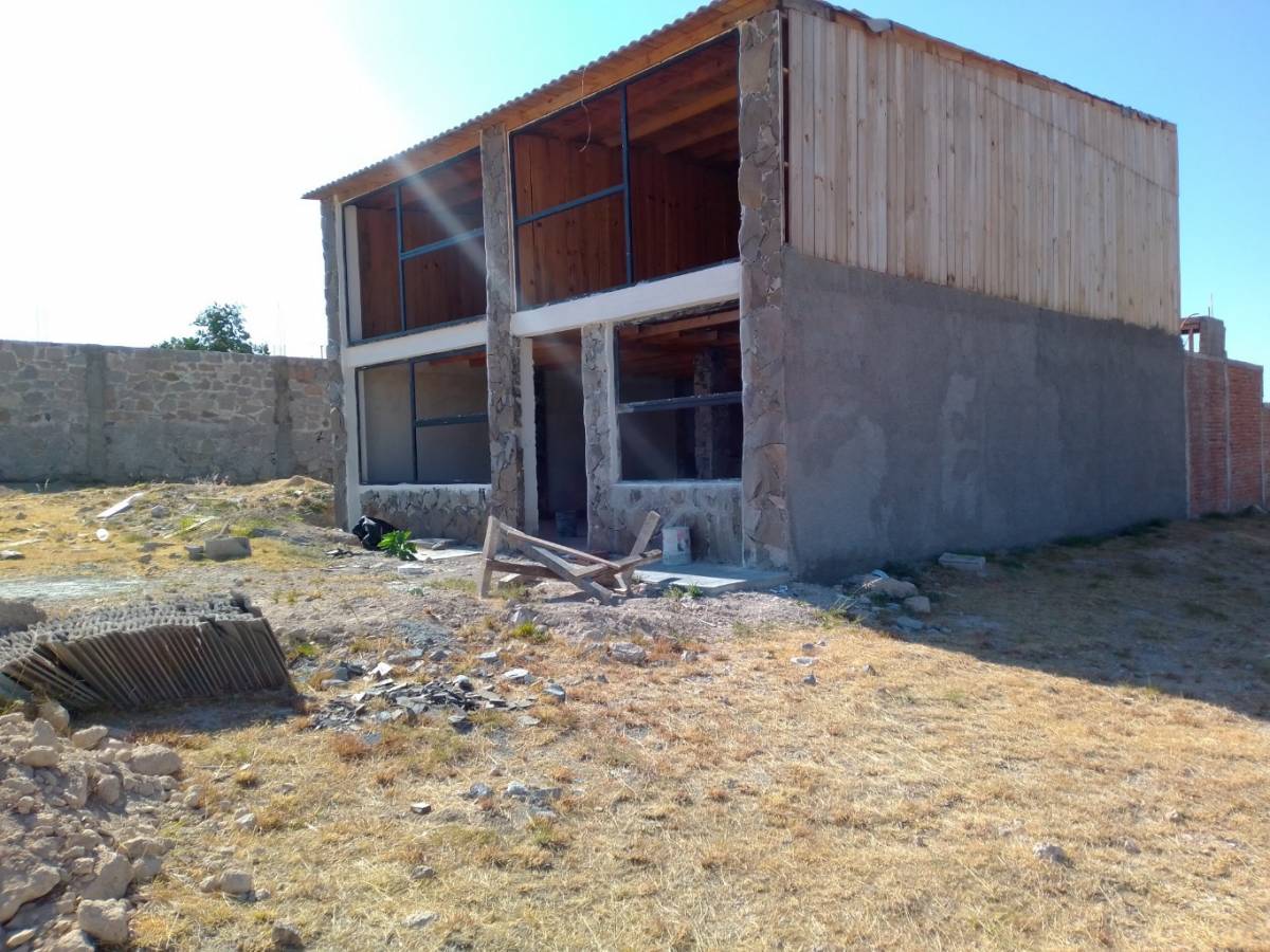 TERRENO EN VENTA, CON PROYECTO DE CASA, SILAO GUANAJUATO